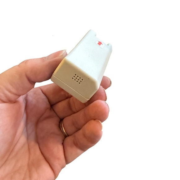 Smart Plant Watering Pot with Alarm and Decorative Wooden Legs - Picture 5 of 10